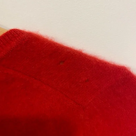 Lord and Taylor cashmere sweater - Picture 5 of 5